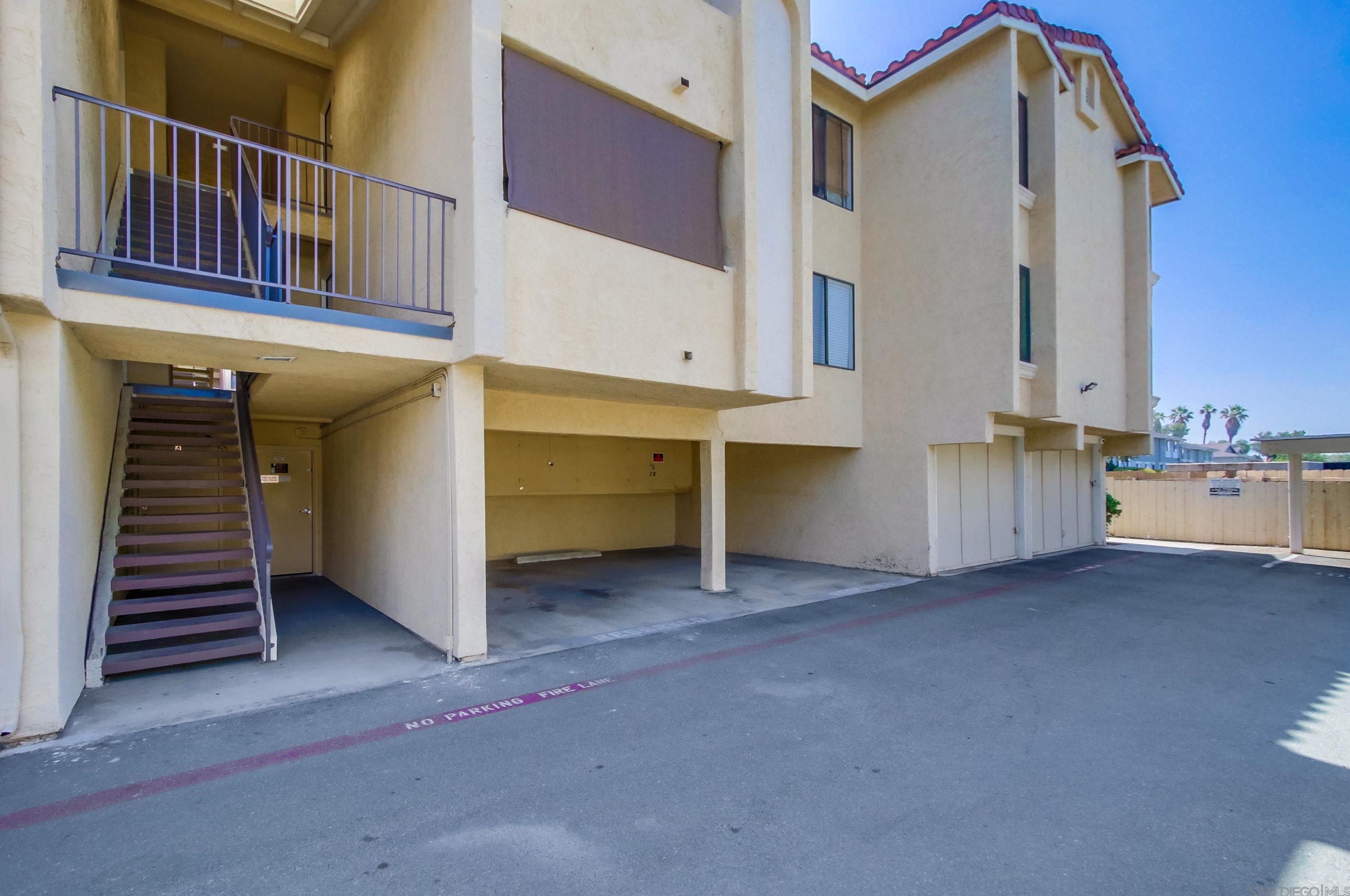 8731 Graves Ave, Santee, CA 92071-5131