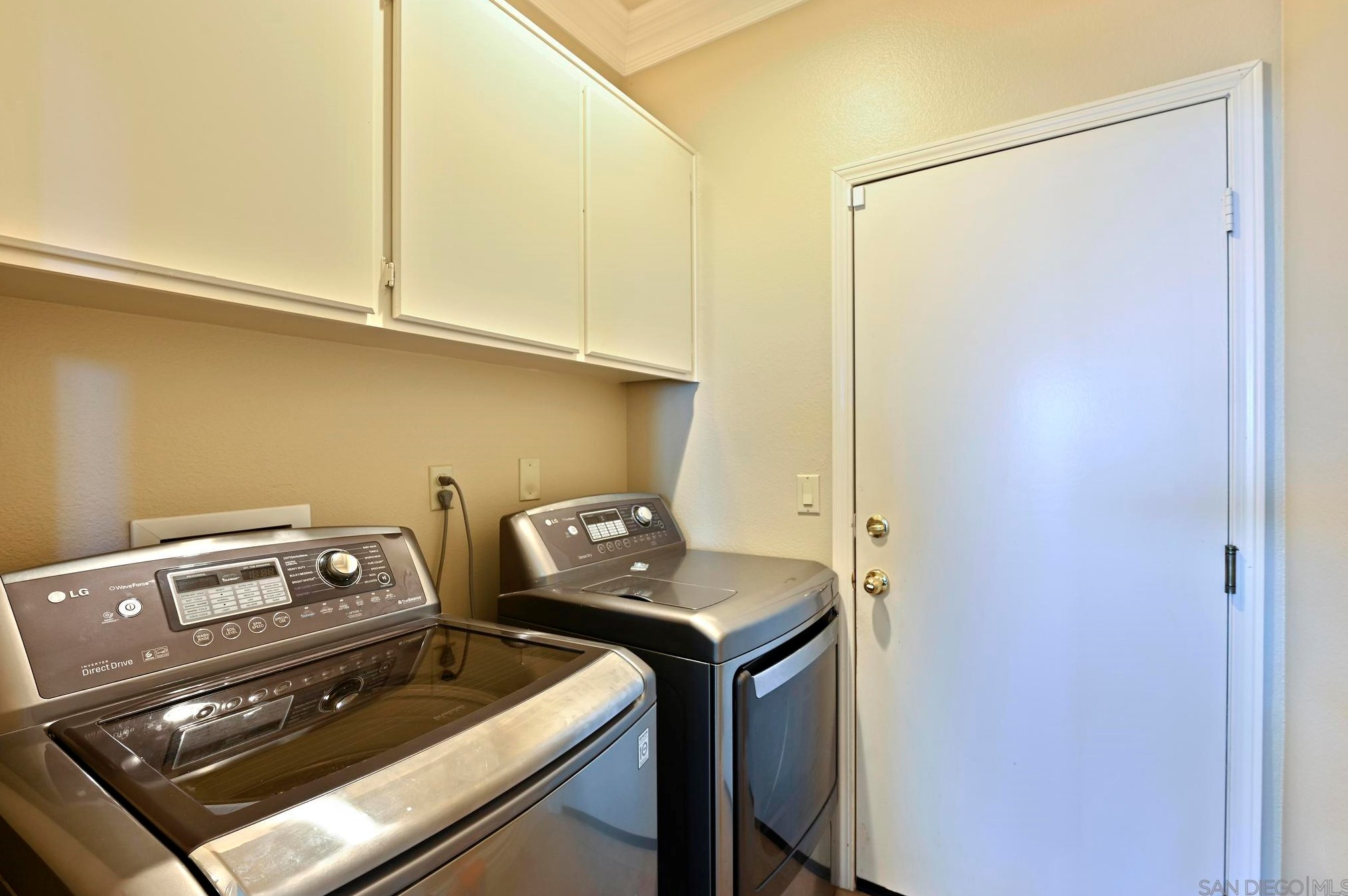 1035 Park Meadows Rd, Chula Vista CA  91915-1414 exterior