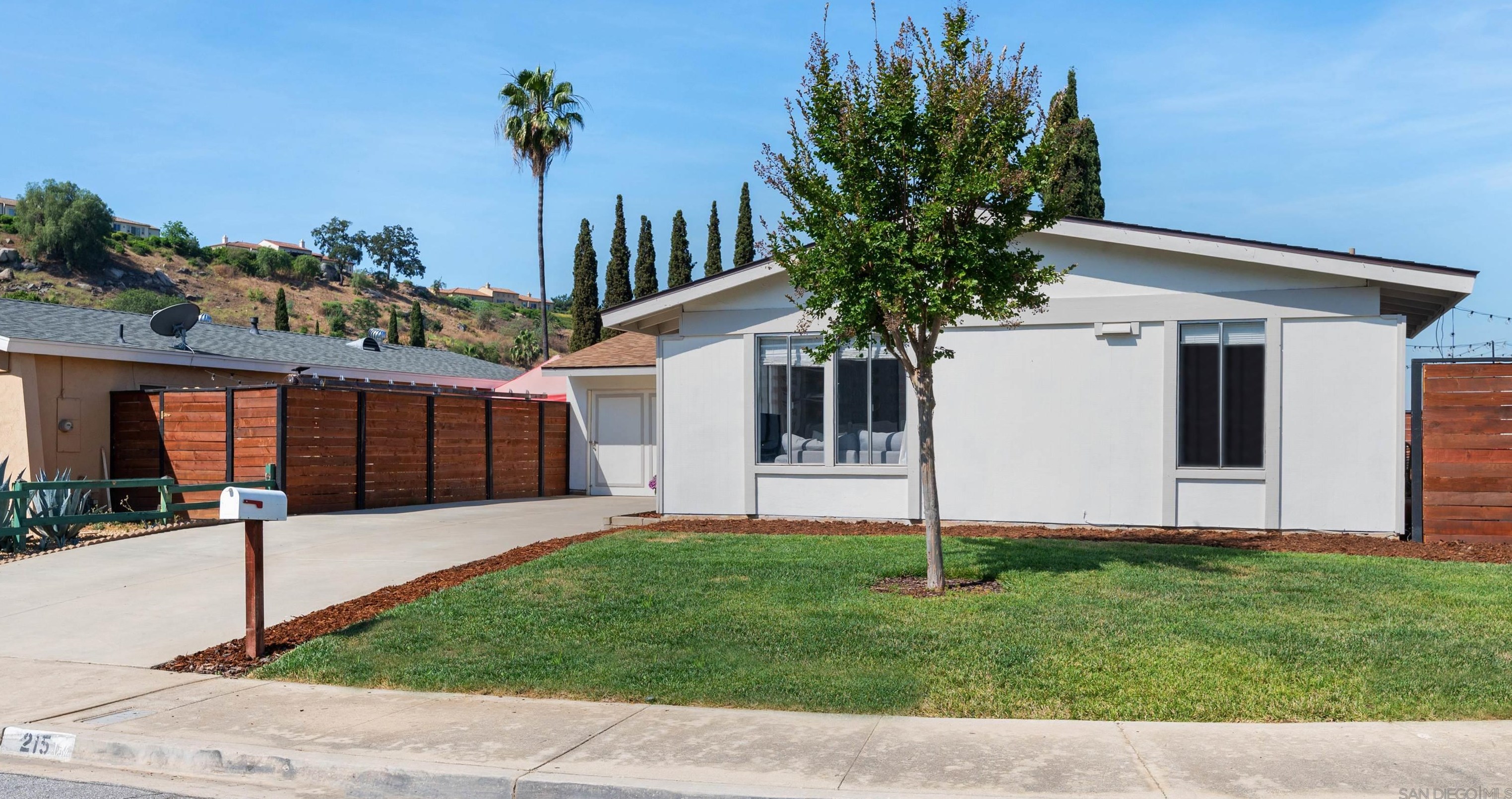215 Riley Pl, Escondido, CA 92027