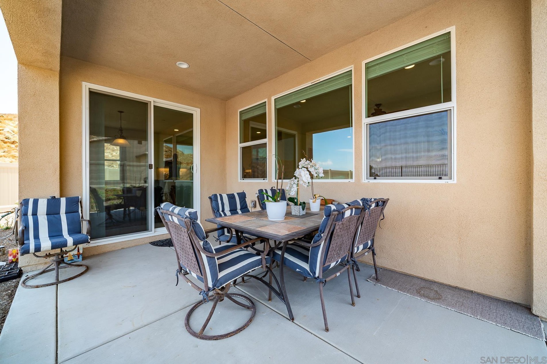 5384 Viewstone Ct, Hemet CA  92545 exterior