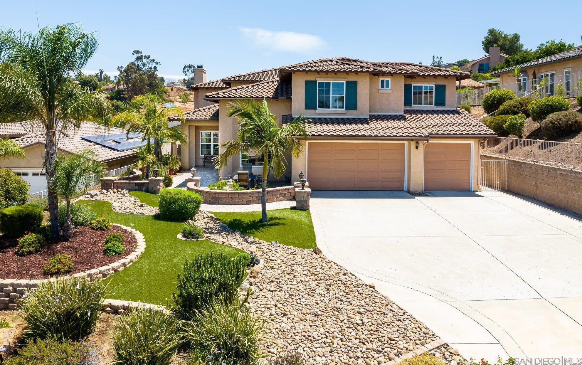 8995 Silver Ct, Santee, CA 92071