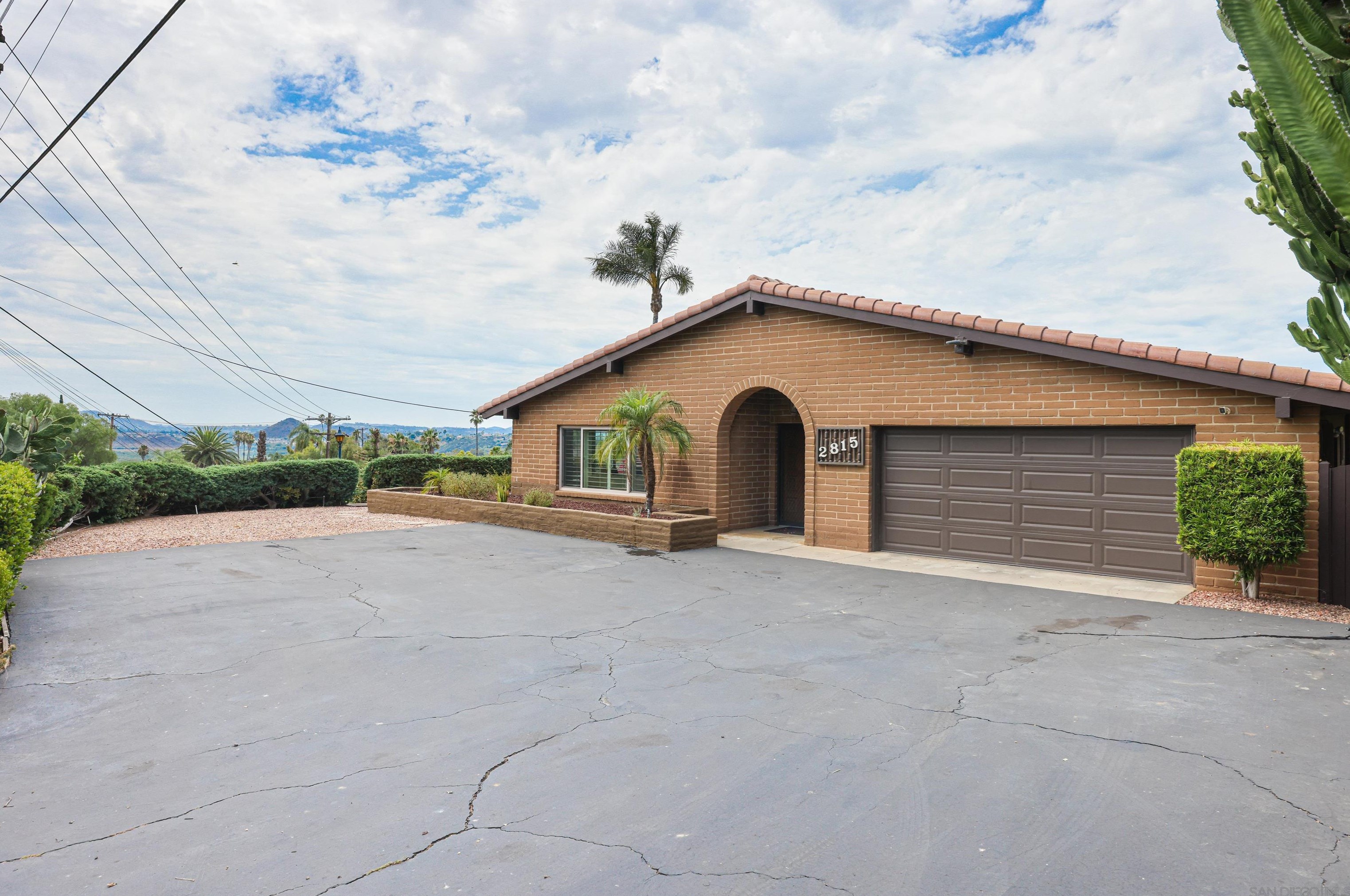 2815 Ross Ln, Escondido, CA 92025-7312