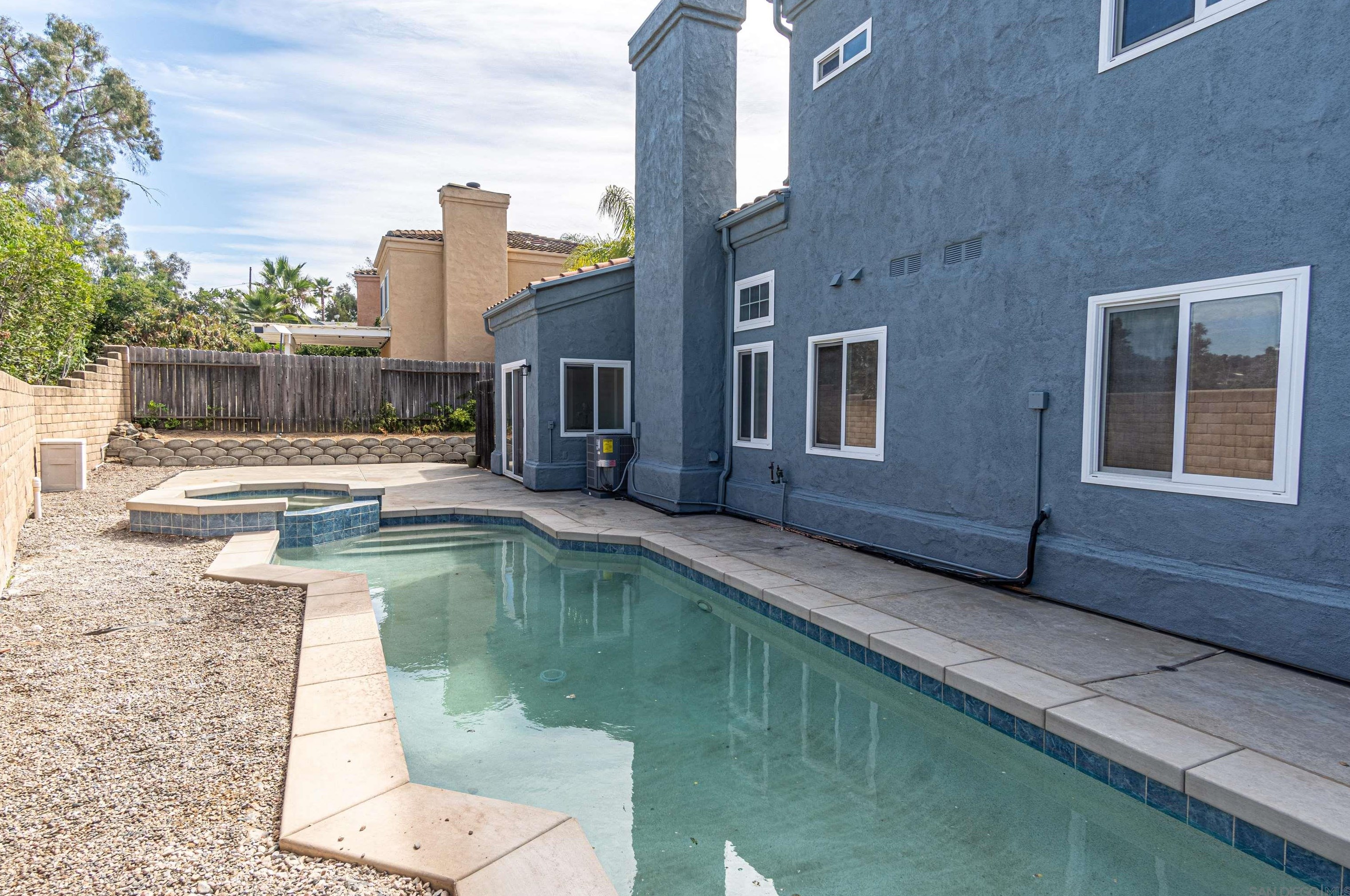 1650 Lisbon Pl, Escondido, CA 92029-3008