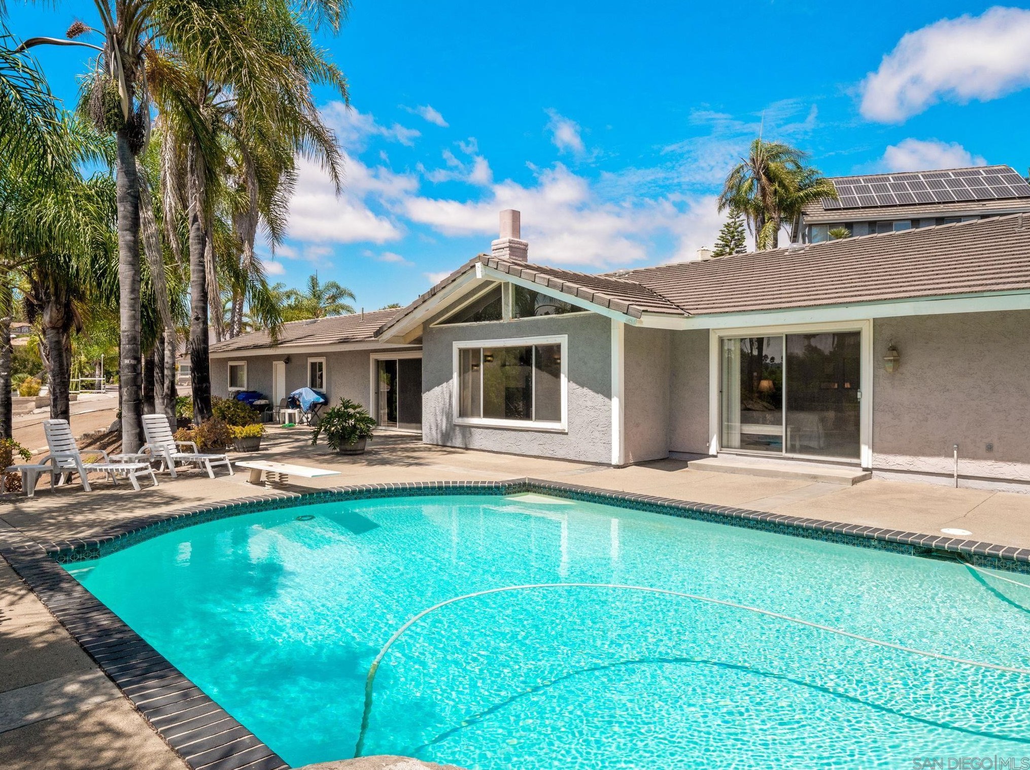 2547 Coyote Canyon Rd, Escondido, CA 92025-7804