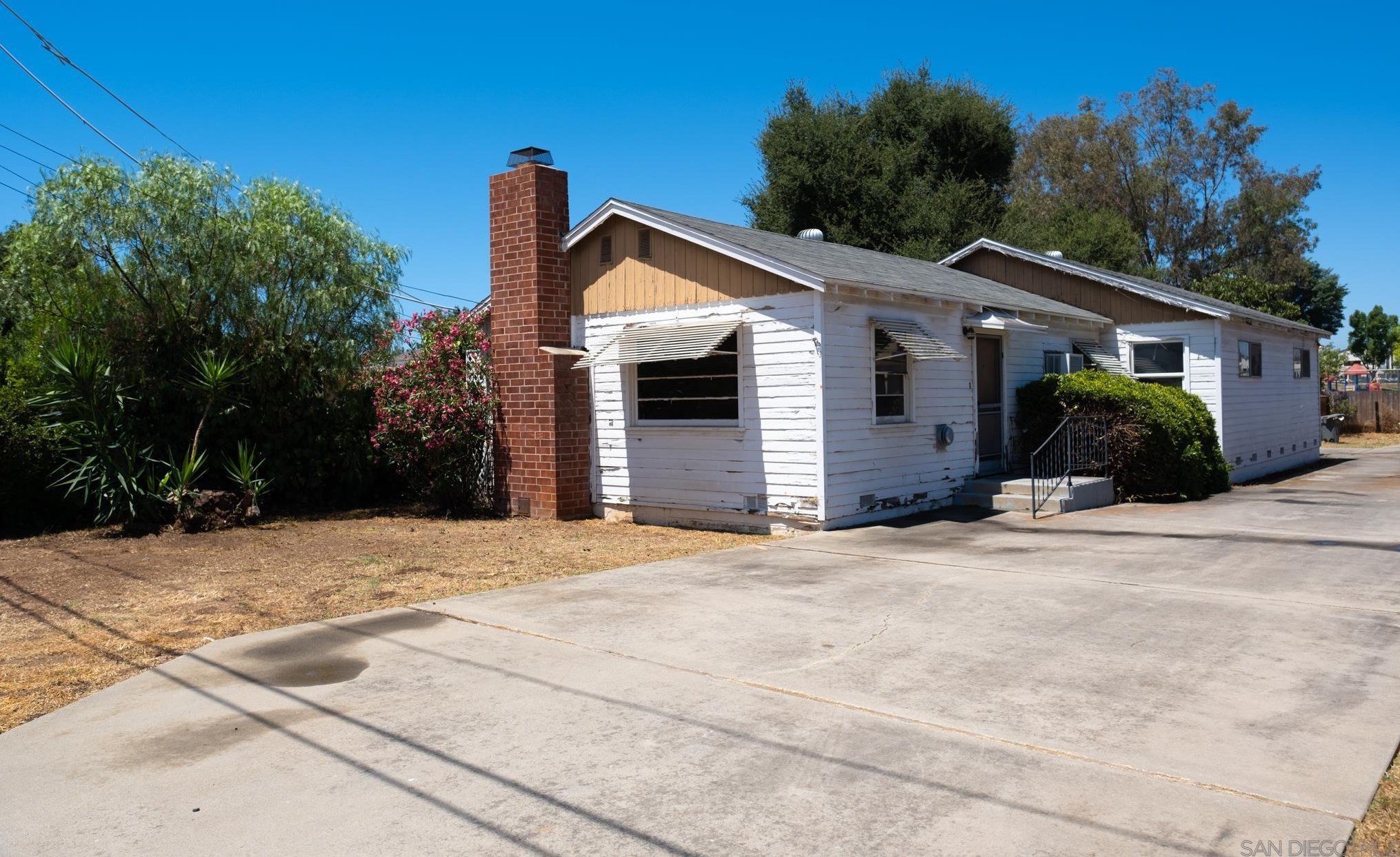750 15th Ave, Escondido, CA 92025-5540