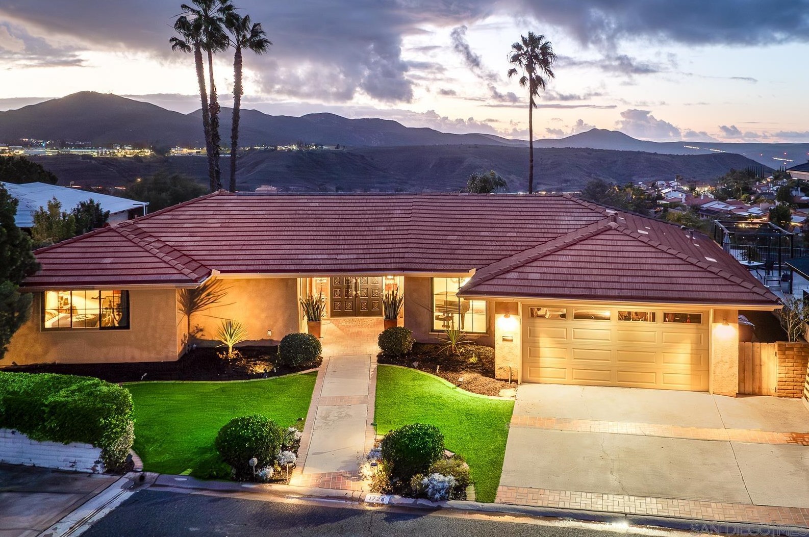 1724 Hacienda Pl, El Cajon, CA 92020-1016