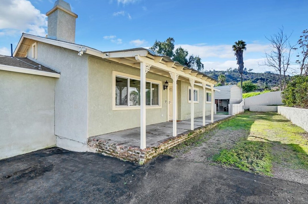 8420 Winter Gardens Blvd, Lakeside, CA 92040