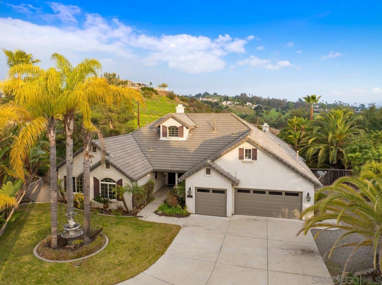 2092 Heights Ct, Escondido, CA 92027