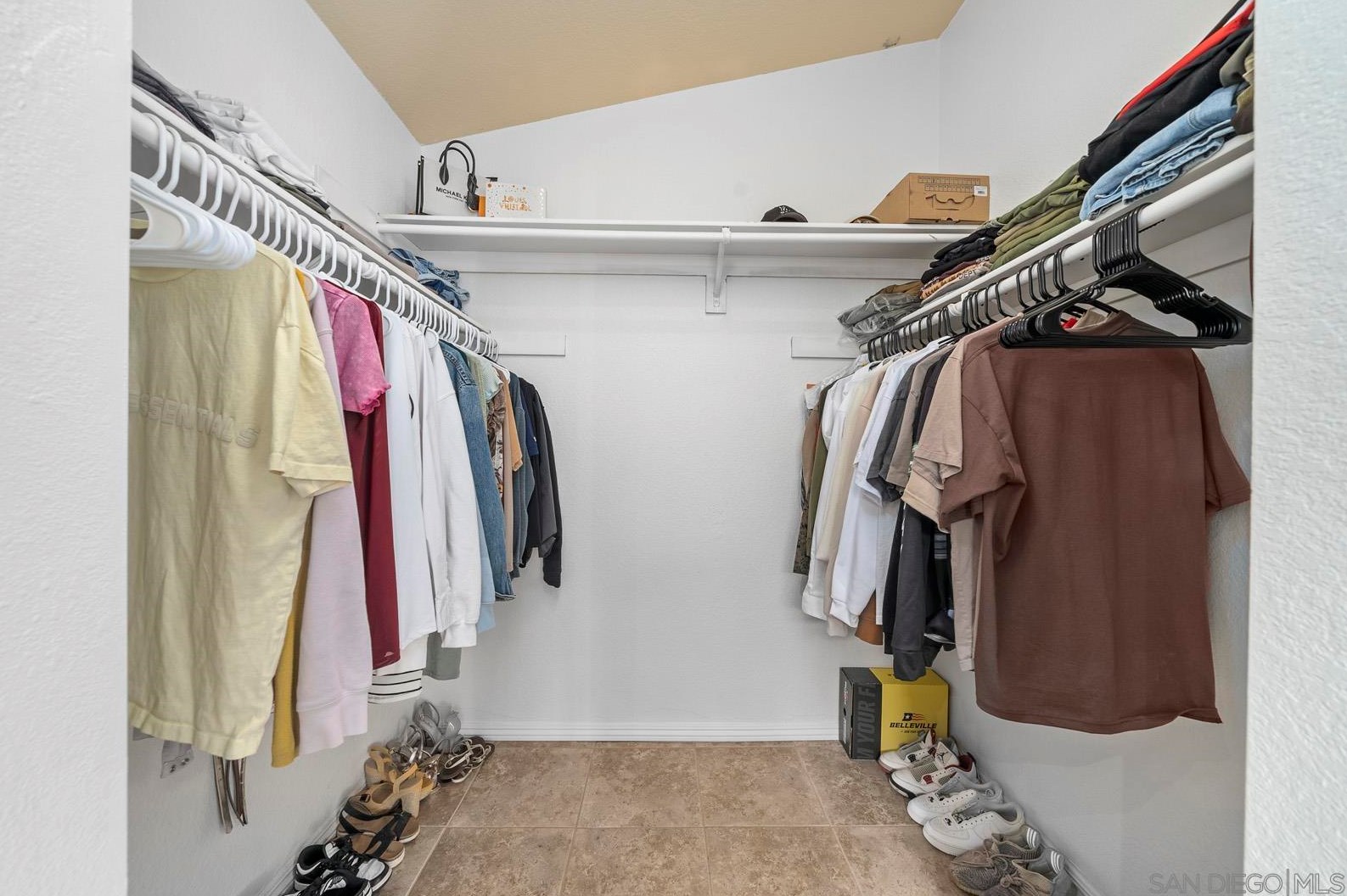 29769 Stonewood Rd, Temecula CA  92591-5303 exterior