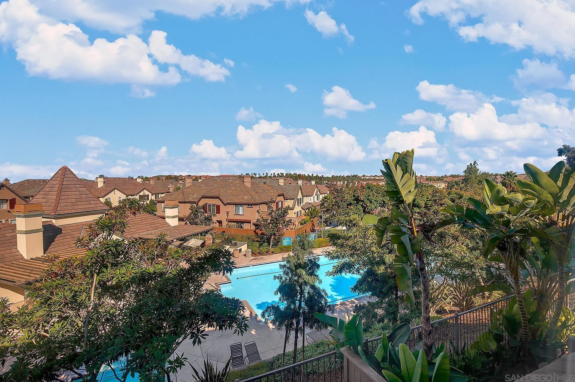 1343 Sutter Buttes St, Chula Vista CA  91913-2944 exterior