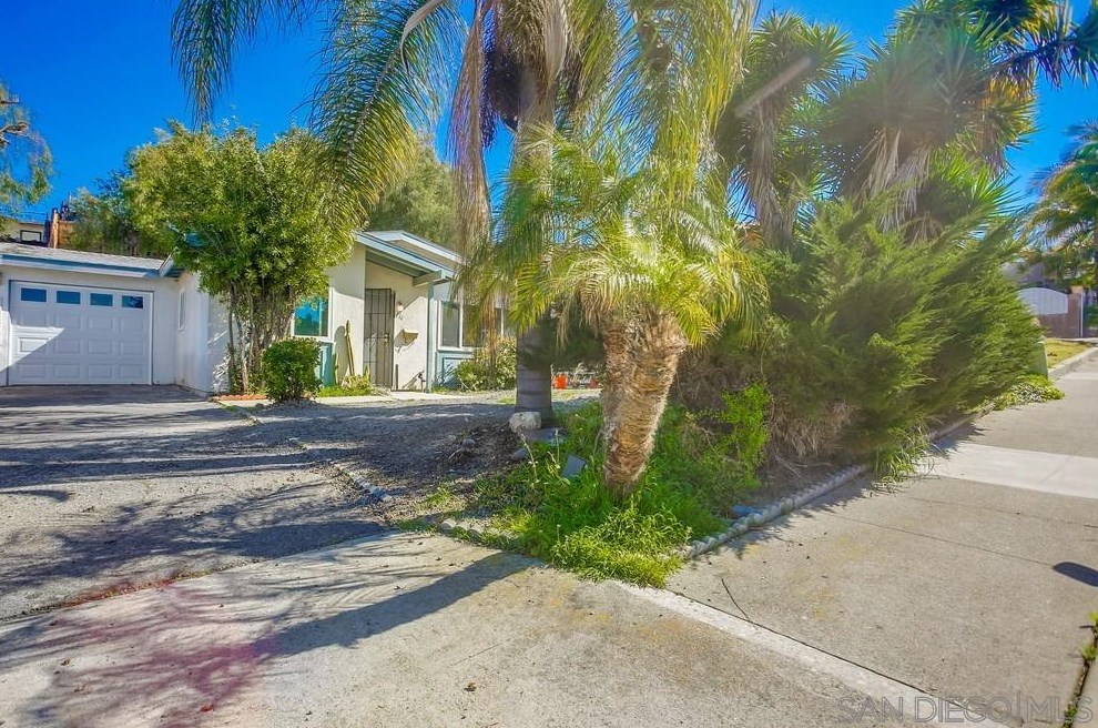 114 Las Flores Dr, San Marcos, CA 92069-6001