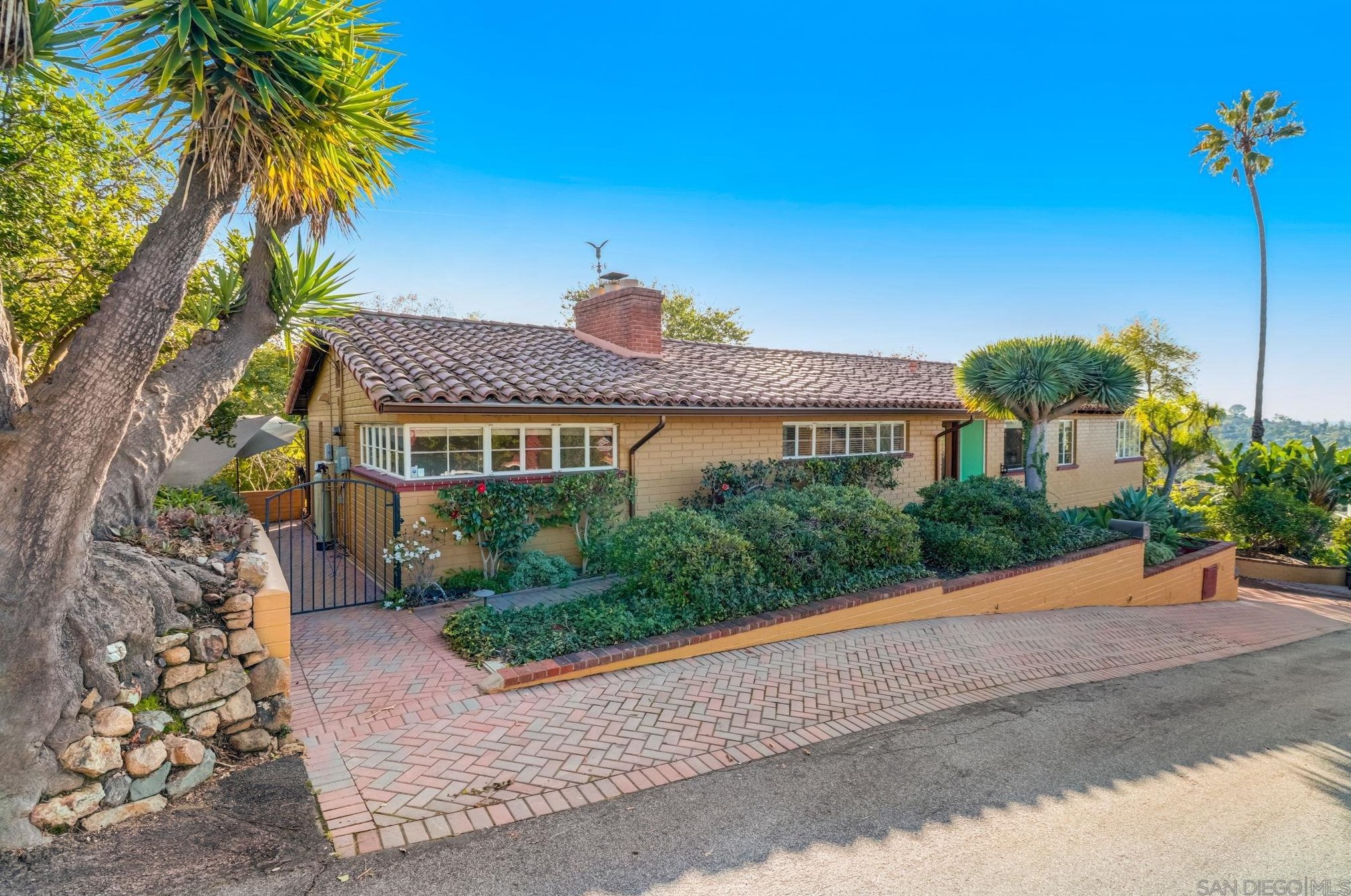 9433 La Cuesta Dr, La Mesa, CA 91941