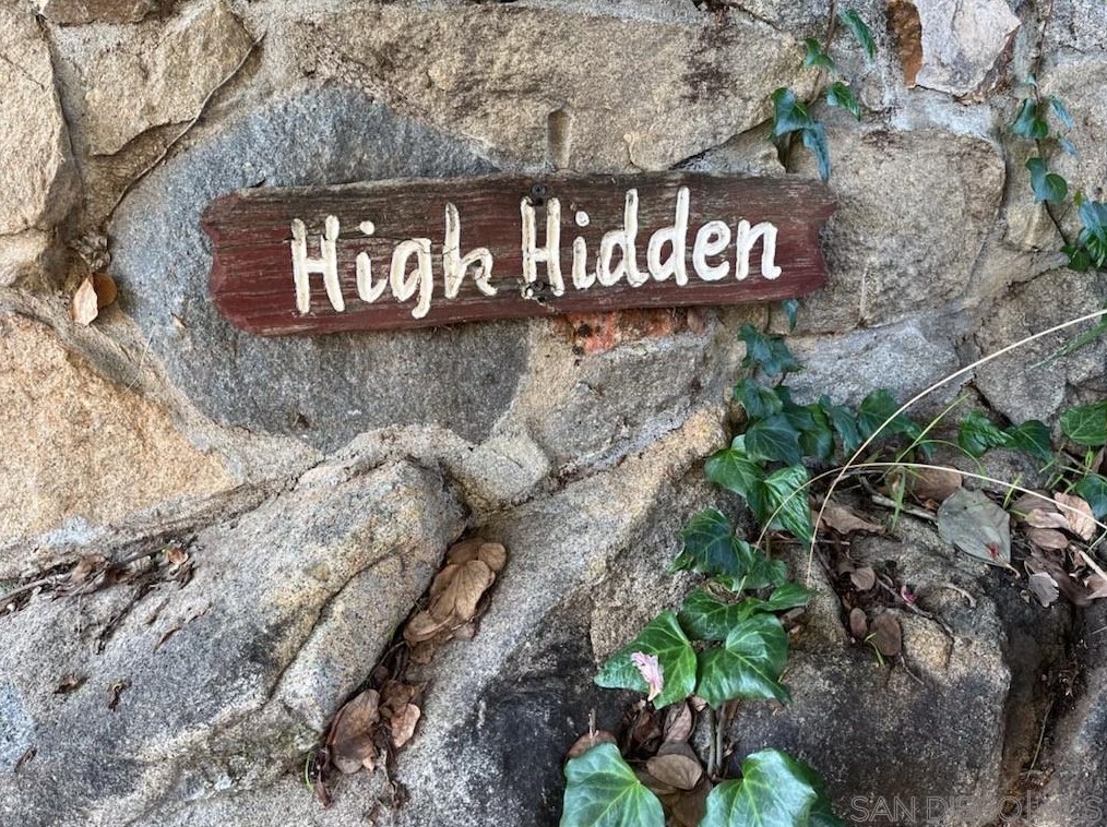 10016 Pandora Dr, La Mesa, CA 91941