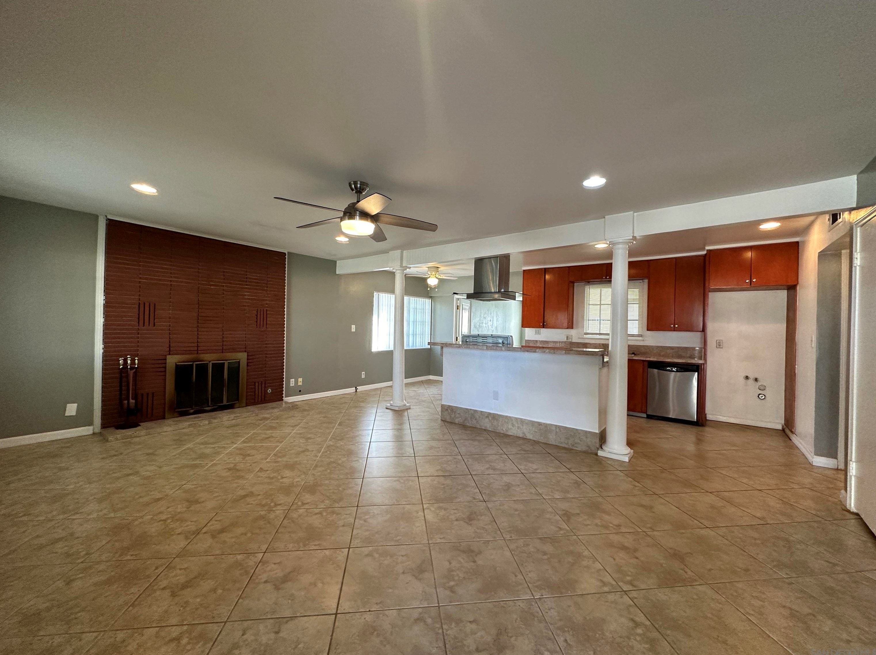 44949 5, Lancaster CA 93535-2051 exterior