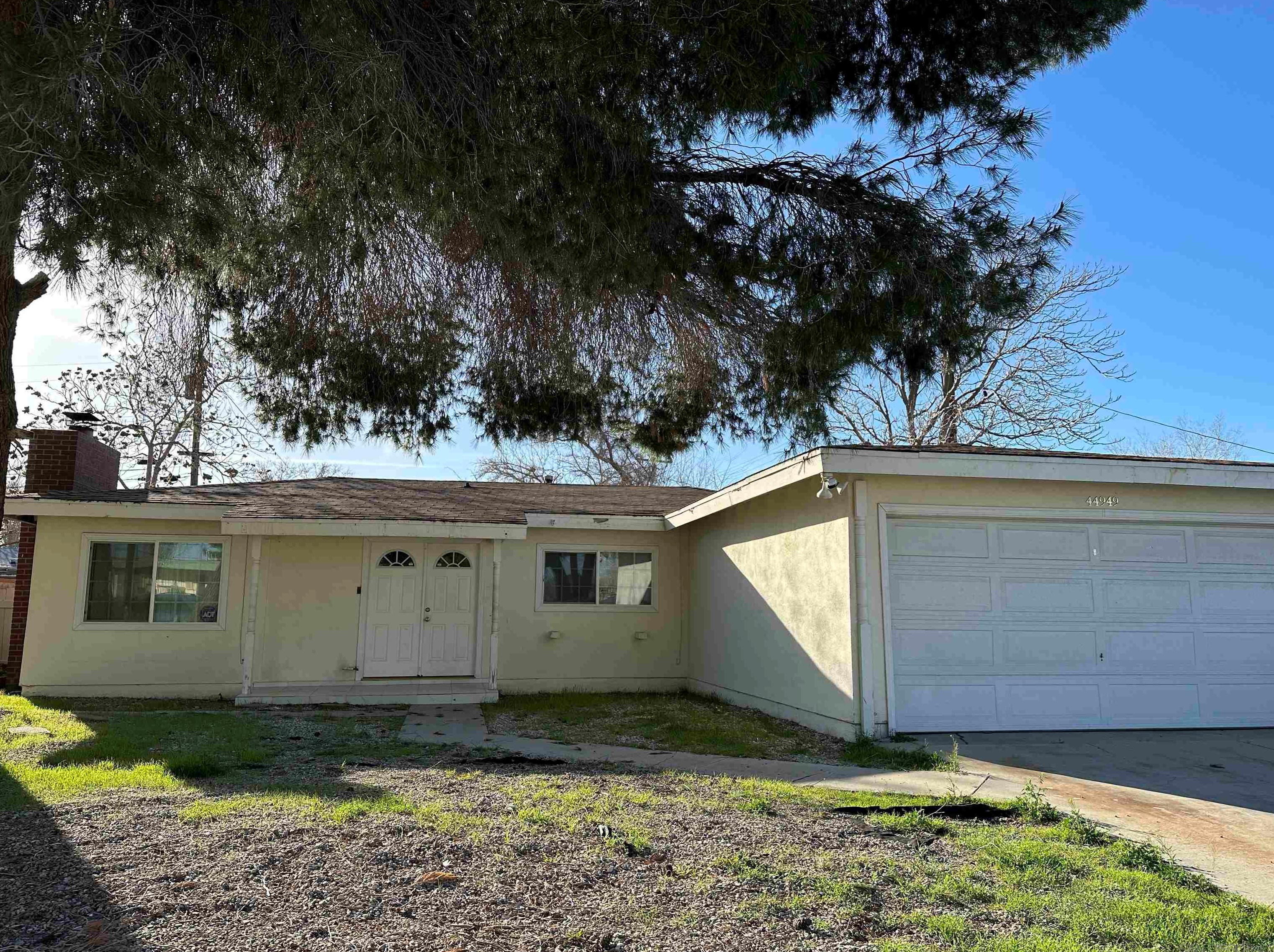 44949 5, Lancaster CA 93535-2051 exterior
