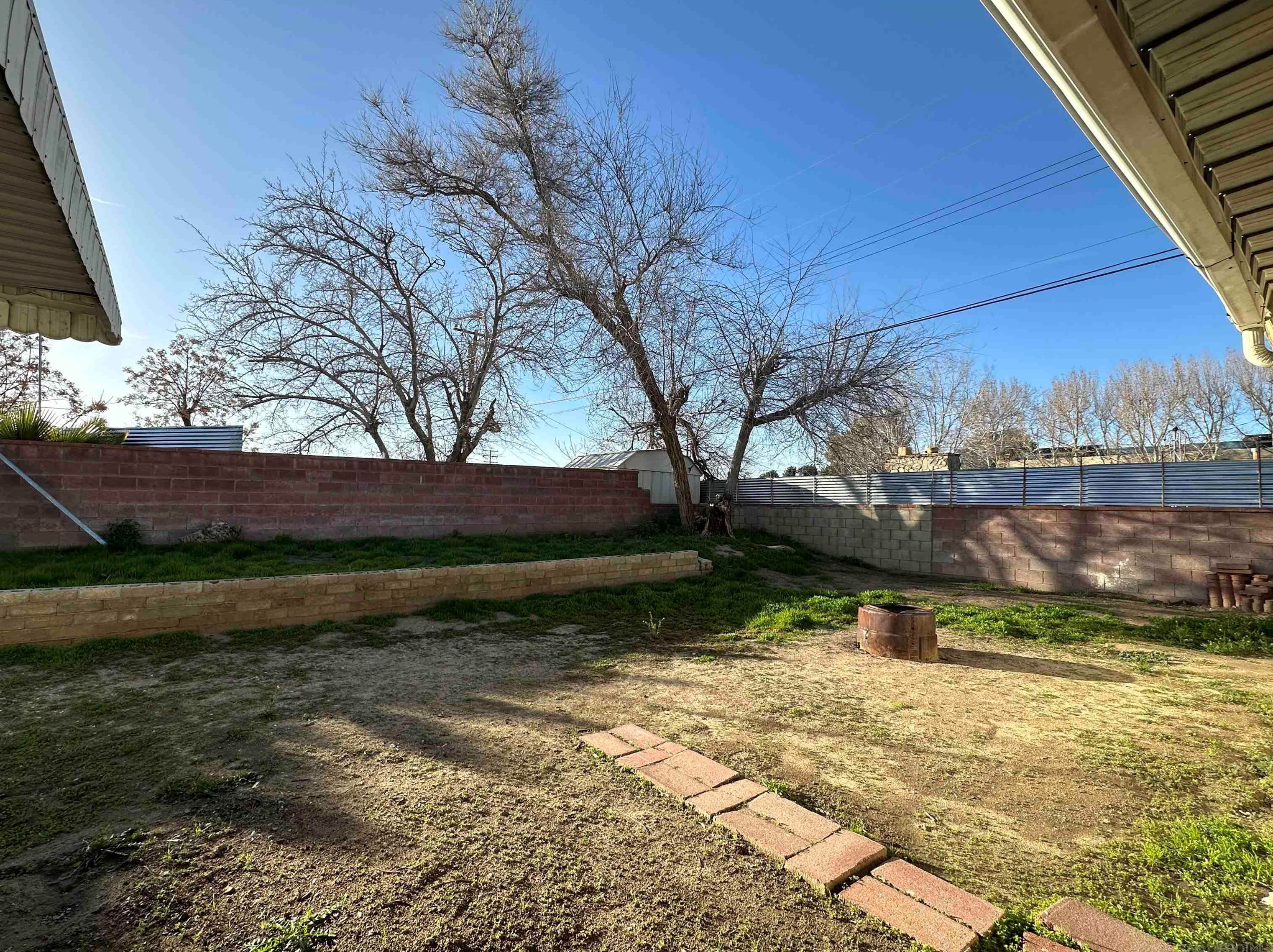 44949 5, Lancaster CA 93535-2051 exterior