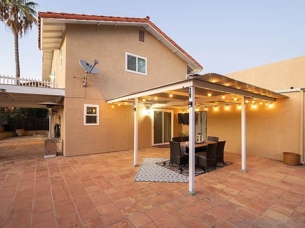 10732 Meadow Glen Way, Escondido CA  92026-6924 exterior