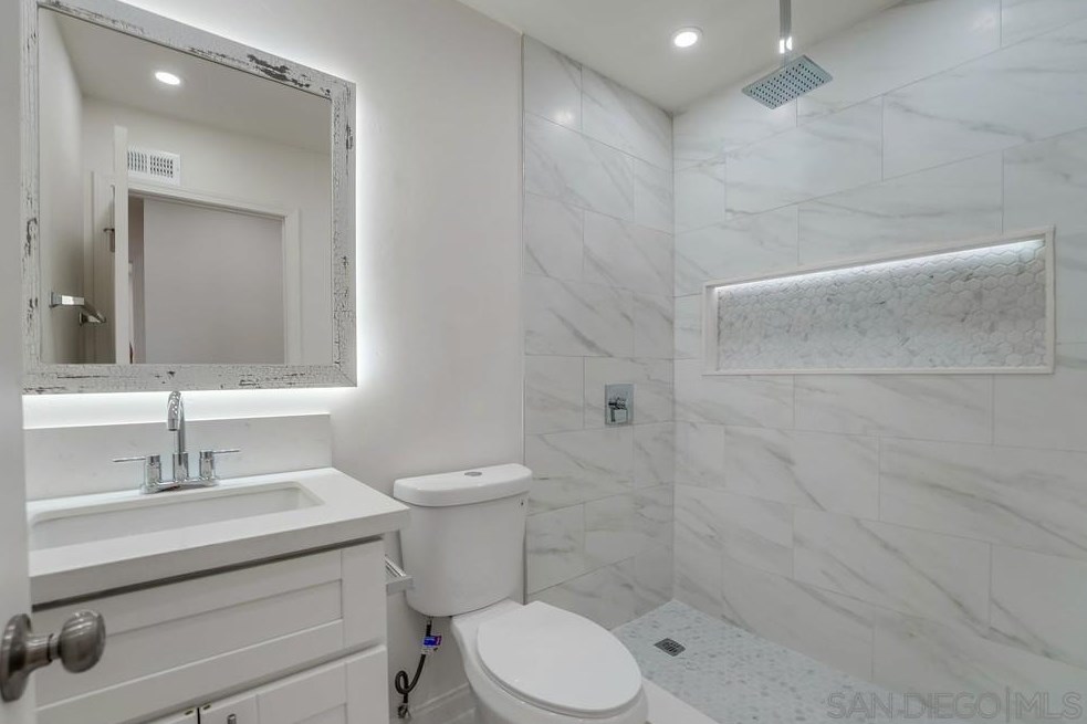 1605 Hilltop Dr, Chula Vista CA  91911-5304 exterior