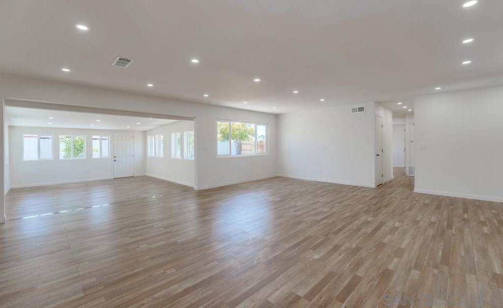 1605 Hilltop Dr, Chula Vista CA  91911-5304 exterior