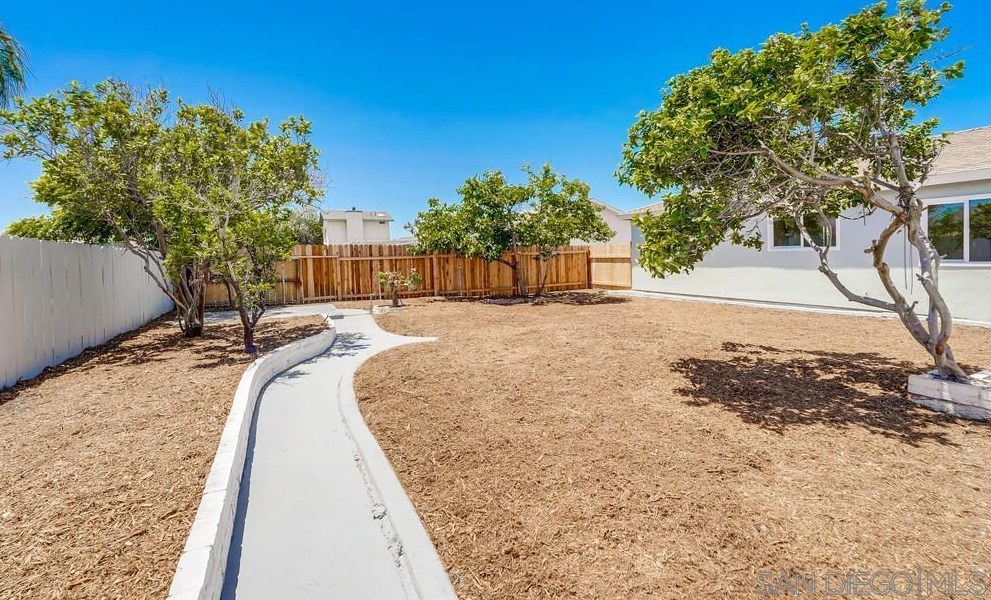 1605 Hilltop Dr, Chula Vista CA  91911-5304 exterior