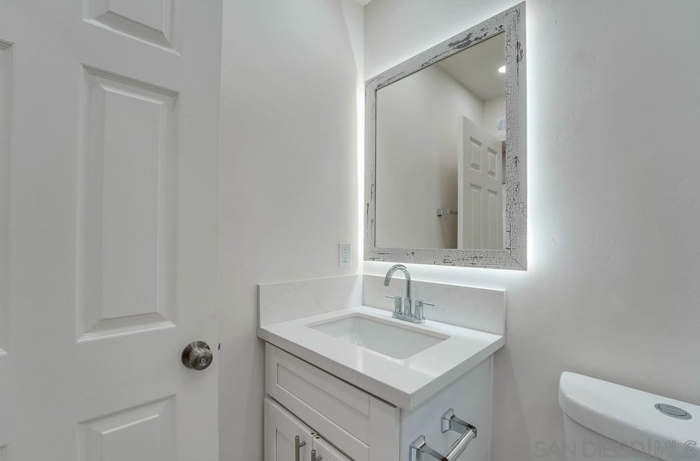 1605 Hilltop Dr, Chula Vista CA  91911-5304 exterior
