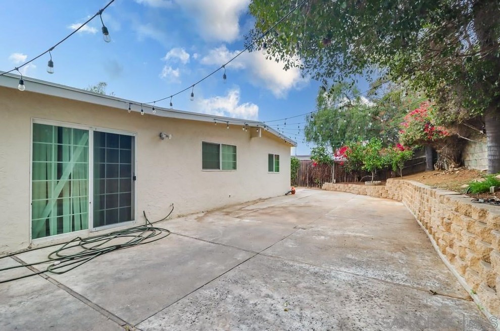 1435 Gowin St, Spring Valley CA  91977-3806 exterior