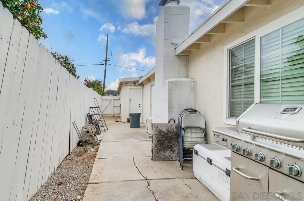 1435 Gowin St, Spring Valley CA  91977-3806 exterior