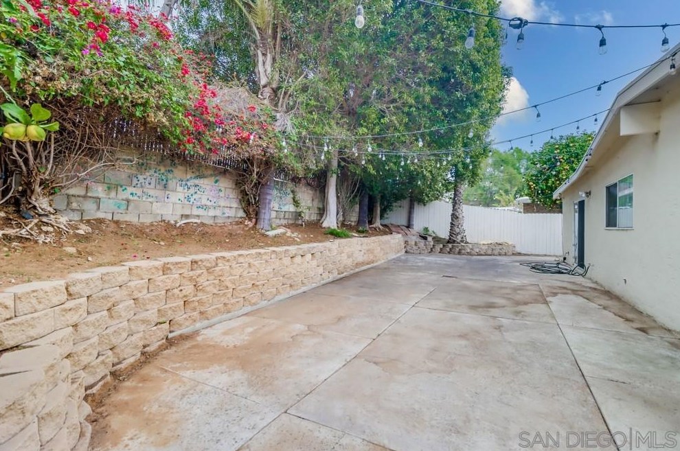 1435 Gowin St, Spring Valley CA  91977-3806 exterior