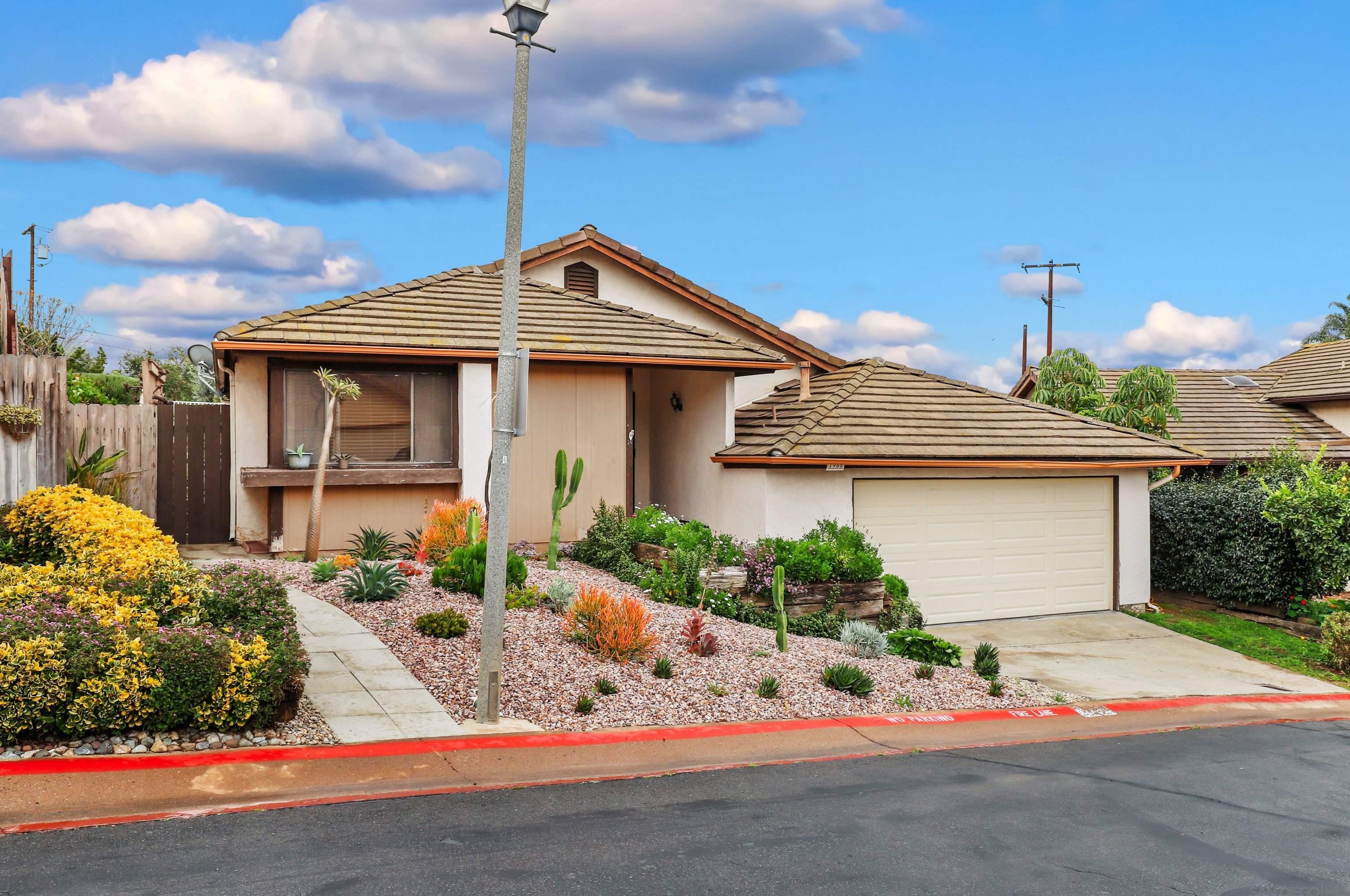 1955 Woodland Glen, Escondido, CA 92027