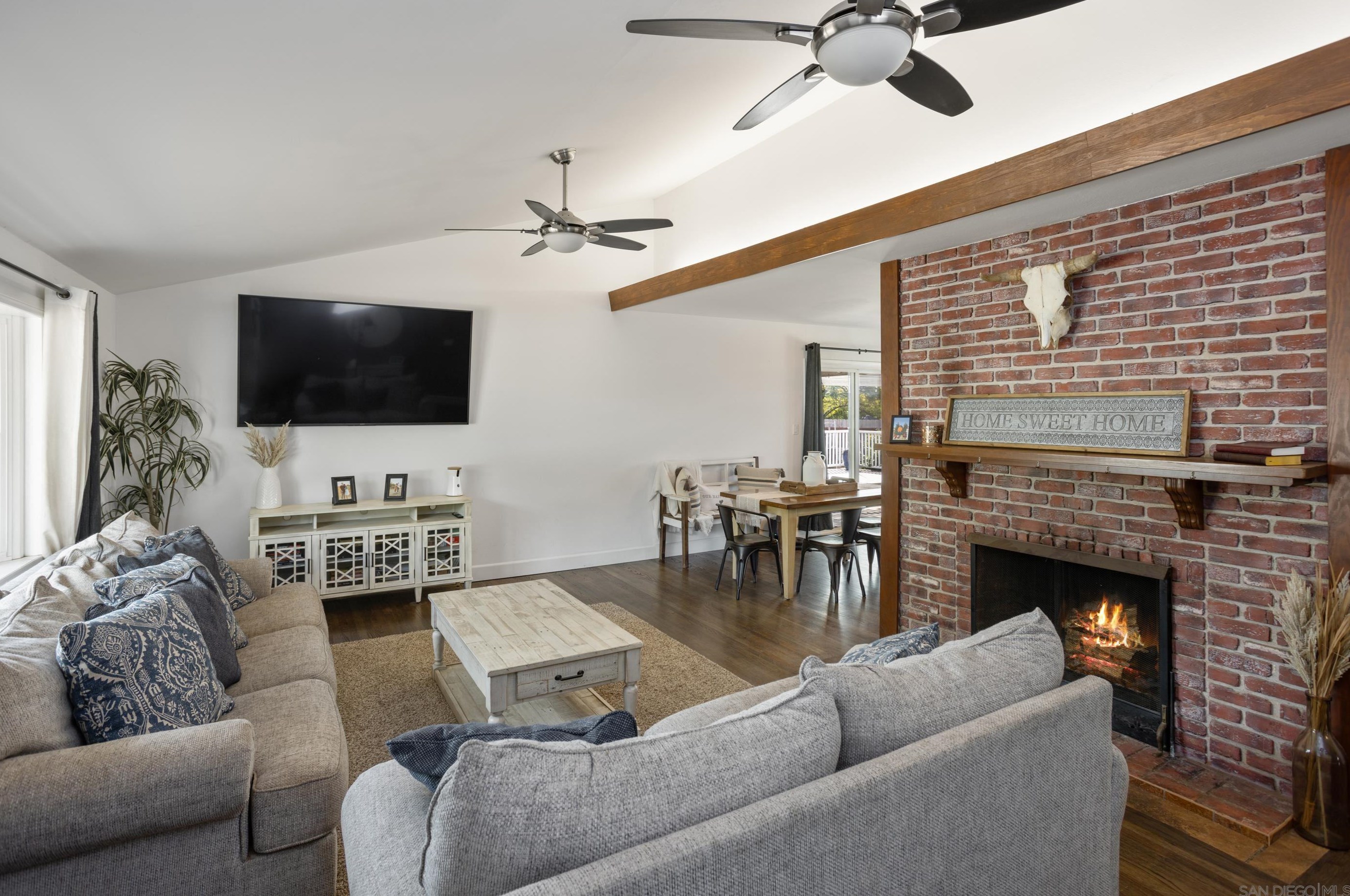 1418 Teton Dr, El Cajon, CA 92021