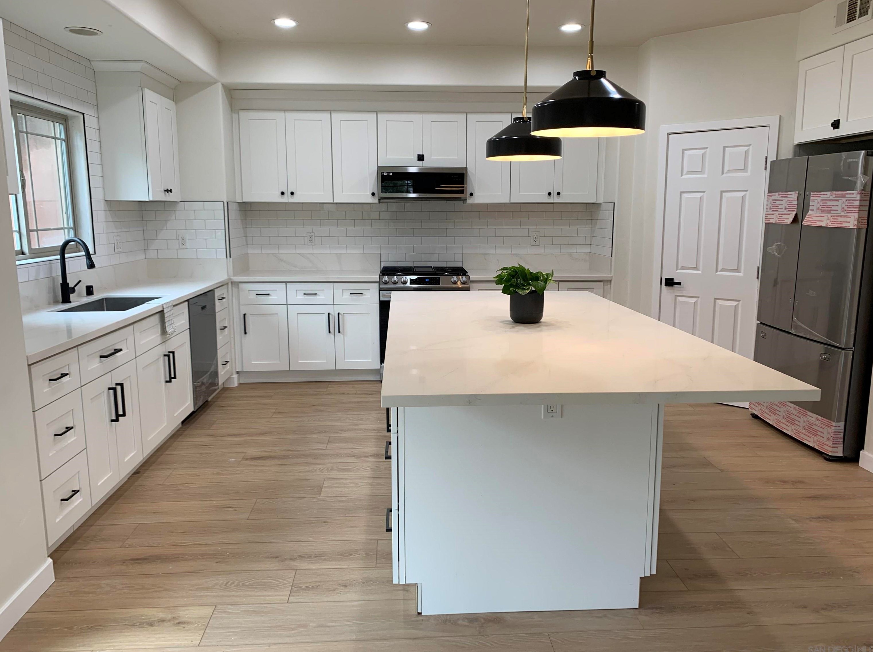 412 Silverbrook Dr, El Cajon, CA 92019-1548