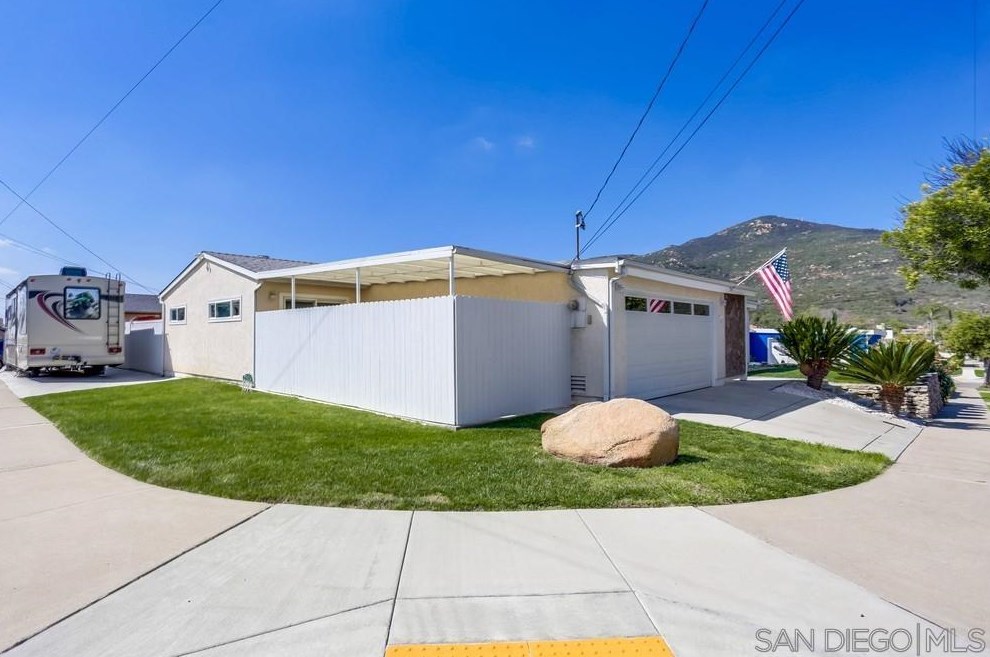 6890 Boulder Lake Ave, San Diego, CA 92119-1946
