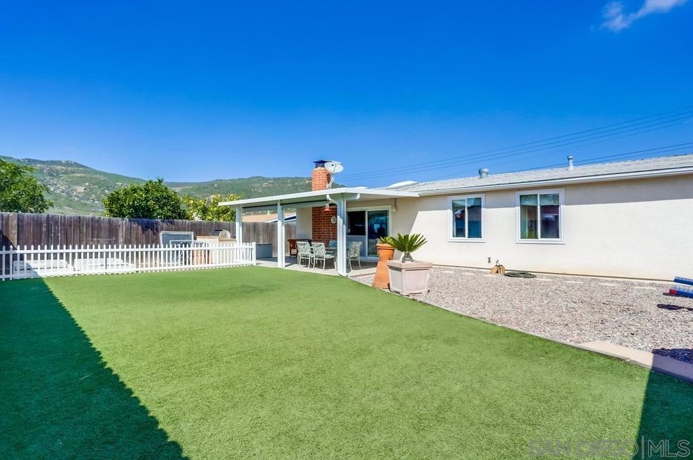 6890 Boulder Lake Ave, San Diego CA  92119-1946 exterior