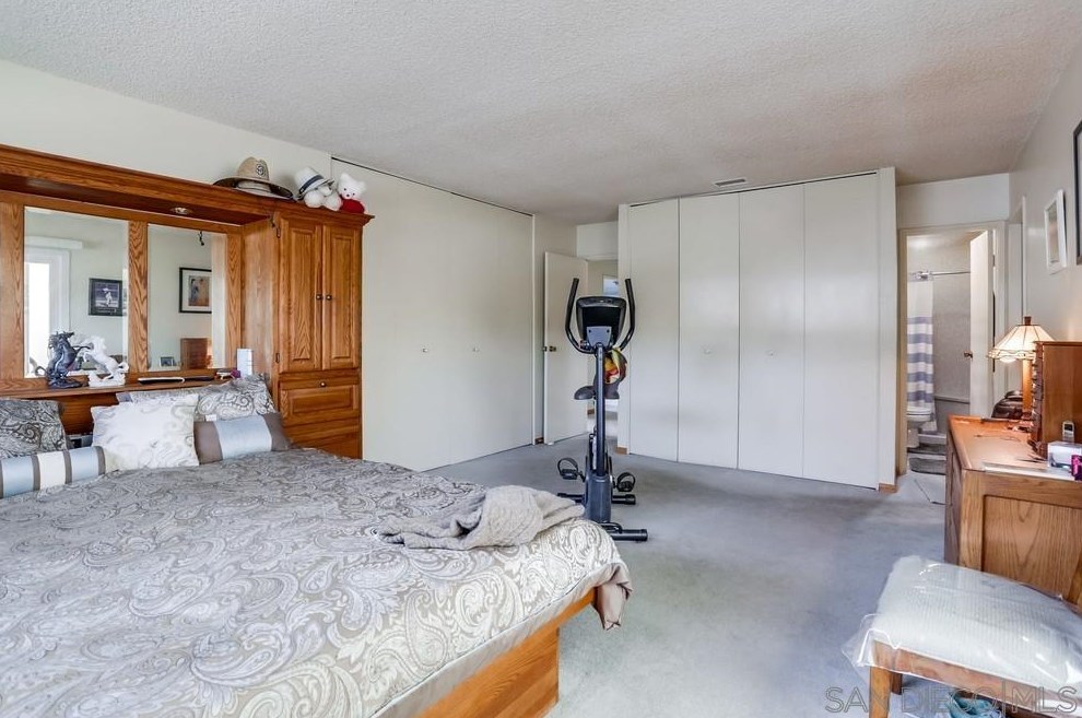 6890 Boulder Lake Ave, San Diego CA  92119-1946 exterior