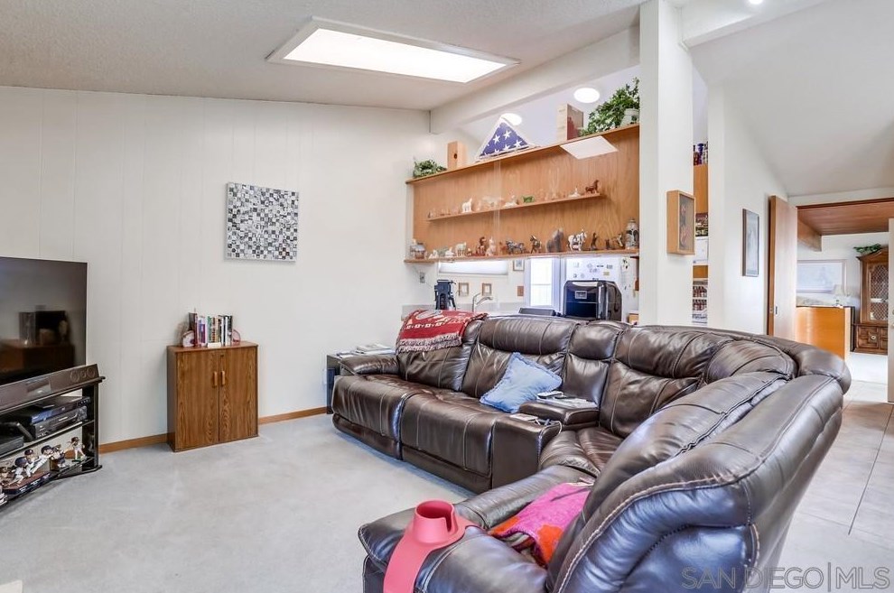 6890 Boulder Lake Ave, San Diego CA  92119-1946 exterior
