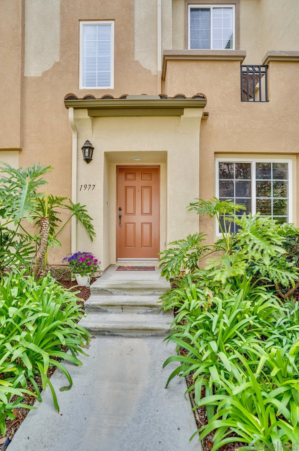 1977 Caminito De La Cruz, Chula Vista, CA 91913-3925