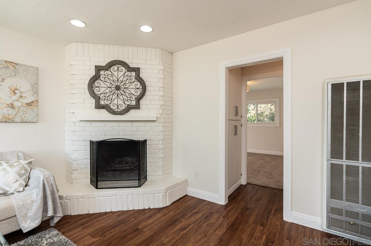 853 Banock St, Spring Valley, CA 91977-5206