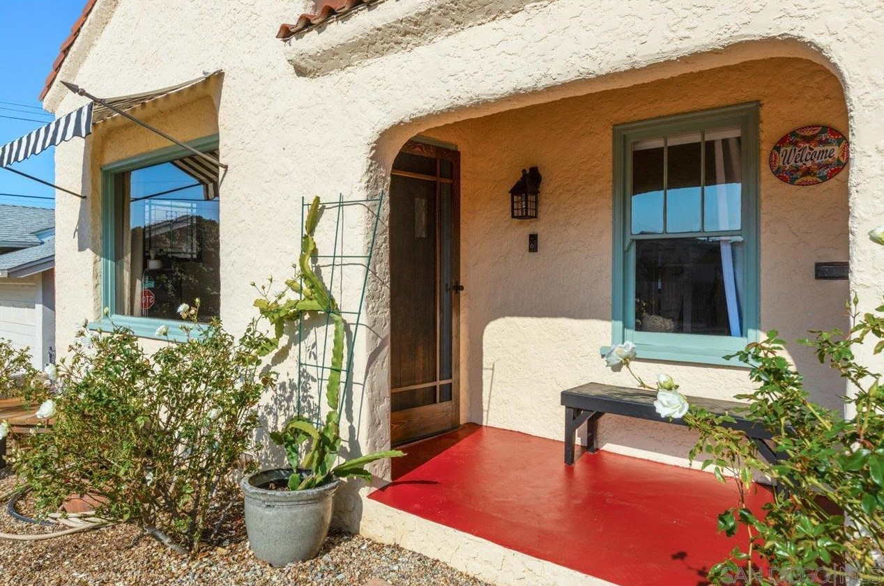 806 West St, Oceanside, CA 92054-5024