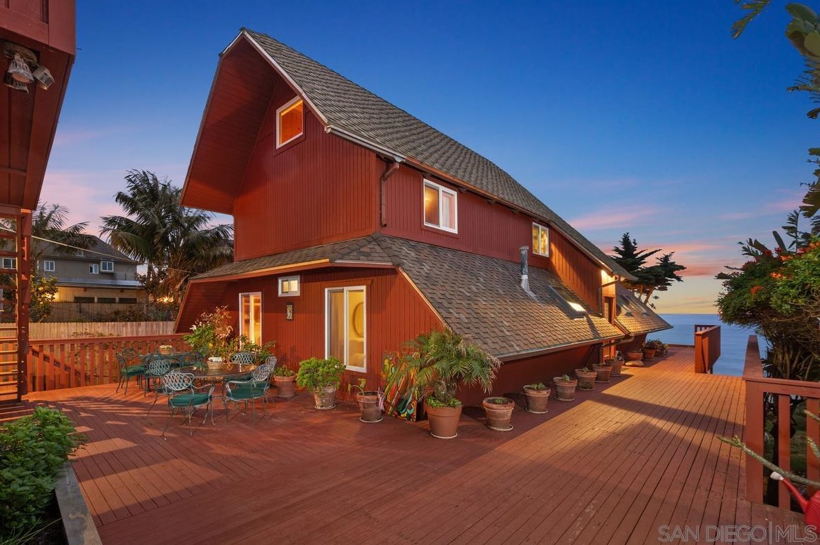 1366 Neptune Ave, Encinitas, CA 92024