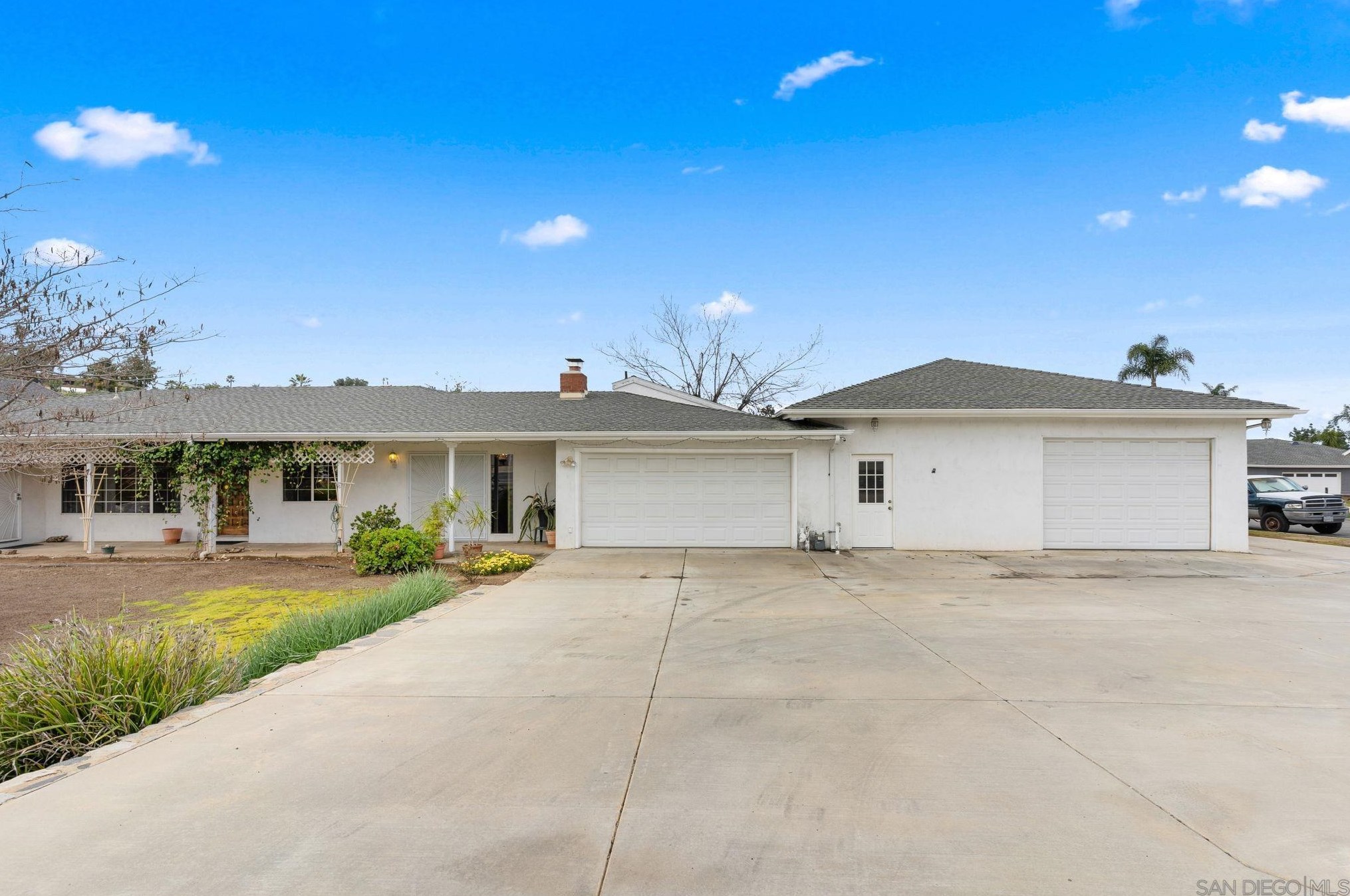 2187 Greenfield Dr, El Cajon, CA 92019