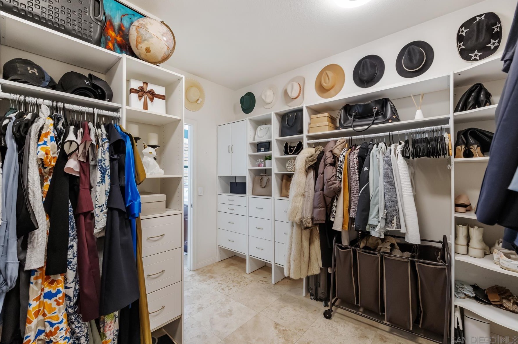 3805 Sacramento Dr, La Mesa CA  91941-6887 exterior