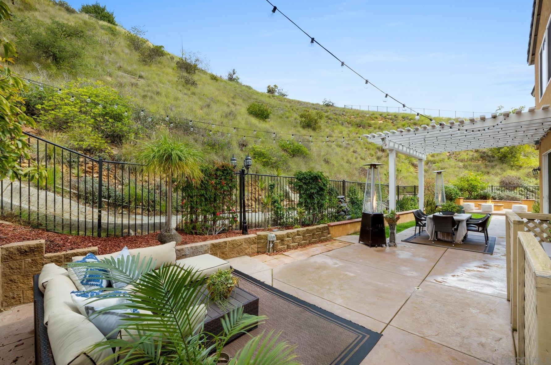 3805 Sacramento Dr, La Mesa CA  91941-6887 exterior