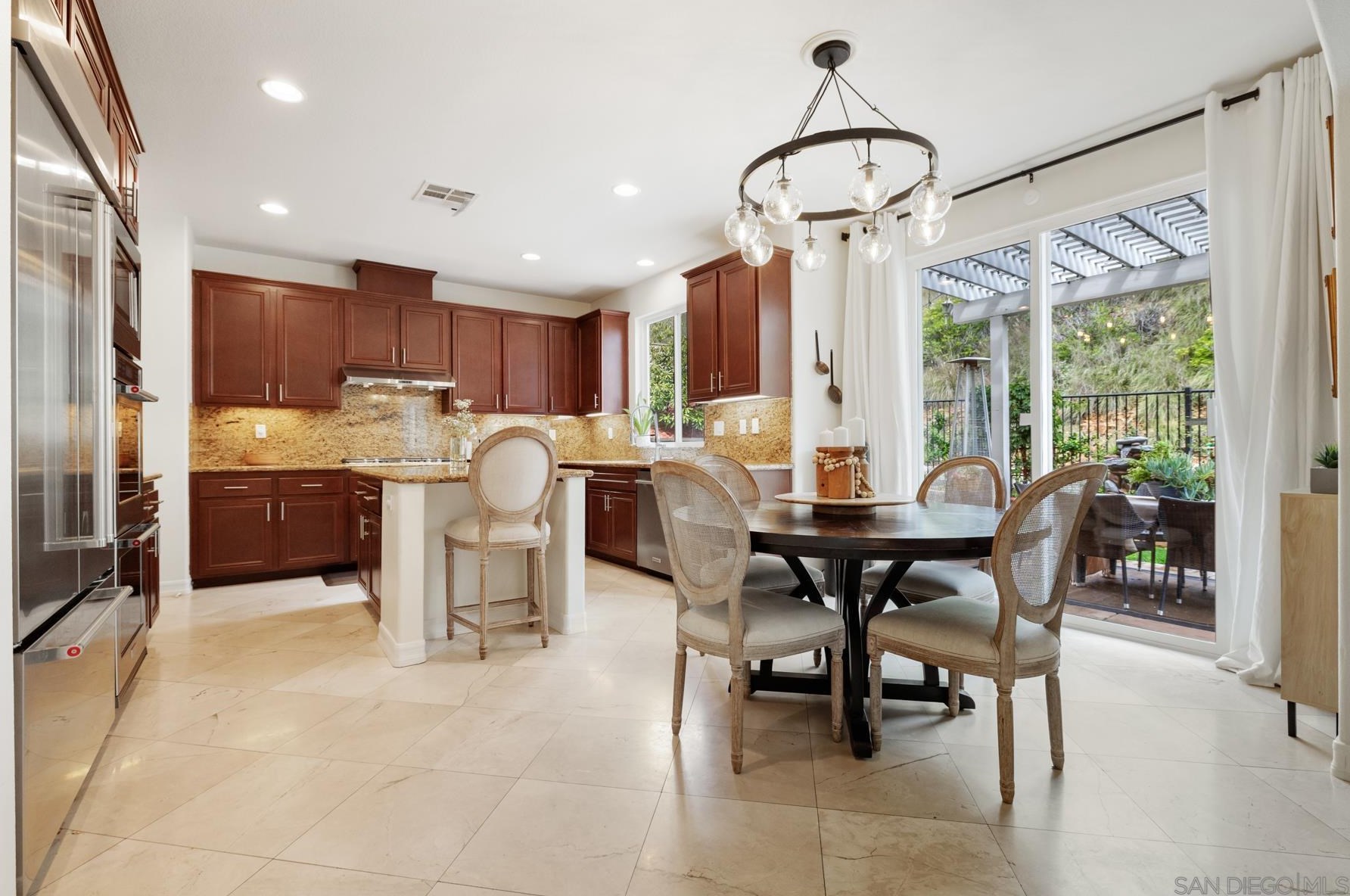 3805 Sacramento Dr, La Mesa CA  91941-6887 exterior