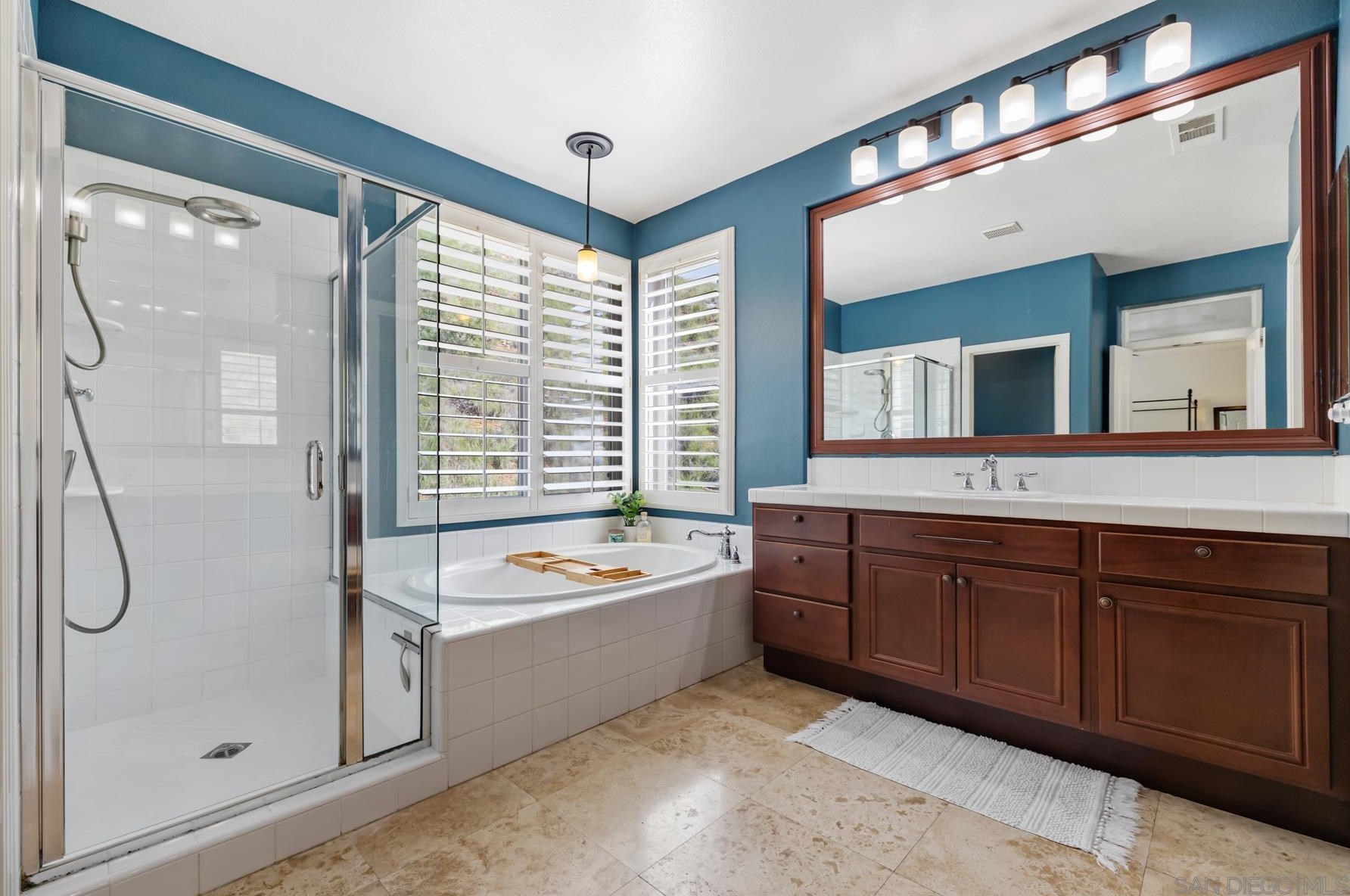 3805 Sacramento Dr, La Mesa CA  91941-6887 exterior