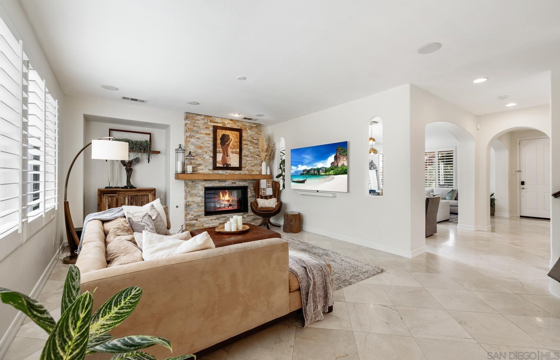 3805 Sacramento Dr, La Mesa CA  91941-6887 exterior