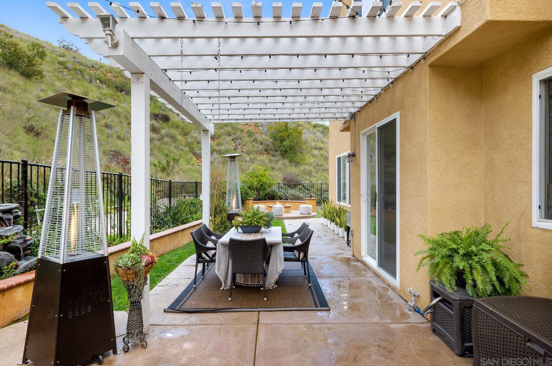 3805 Sacramento Dr, La Mesa CA  91941-6887 exterior