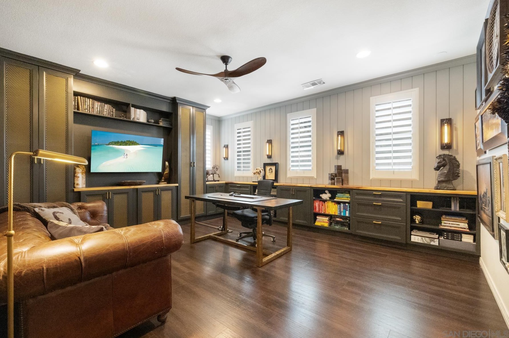 3805 Sacramento Dr, La Mesa CA  91941-6887 exterior