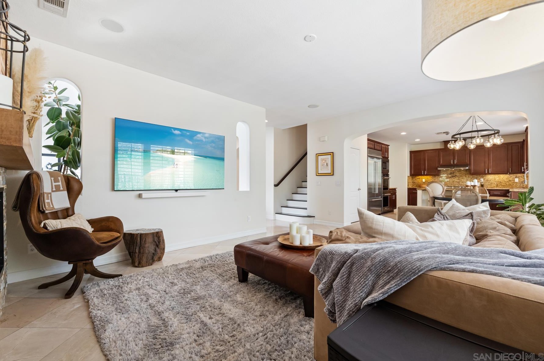 3805 Sacramento Dr, La Mesa CA  91941-6887 exterior