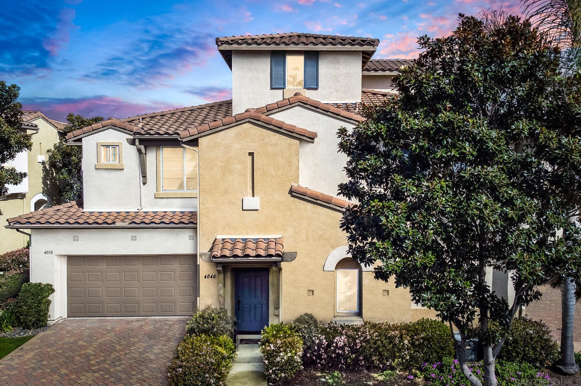 4040 Peninsula Dr, Carlsbad, CA 92010