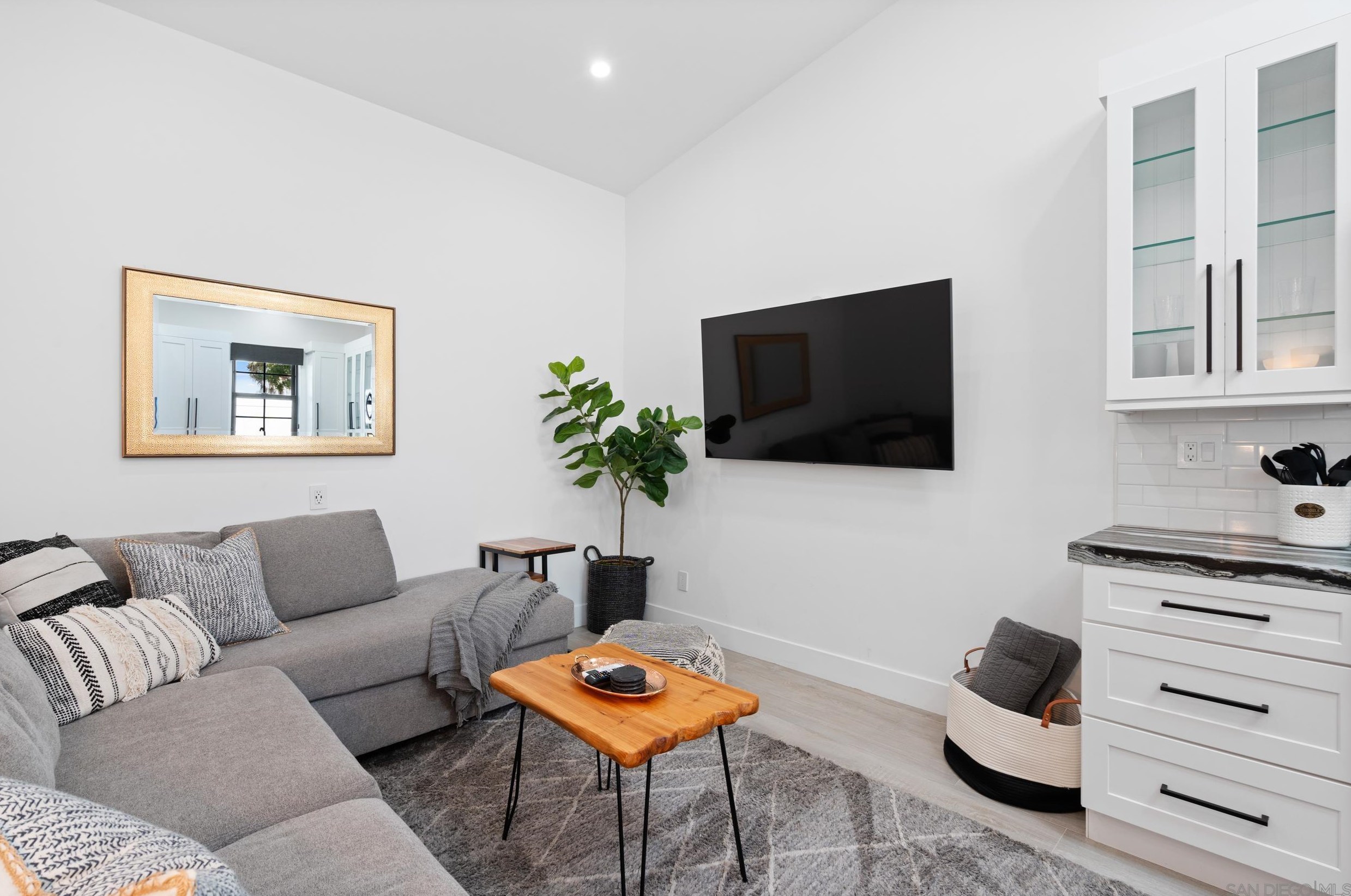 4556 Manitou Way, San Diego CA  92117-2931 exterior